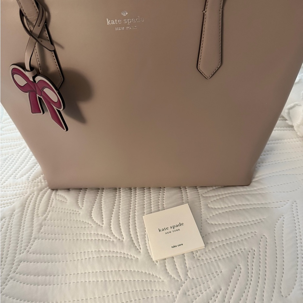 New Kate Spade Tote with Pink Bow Accent